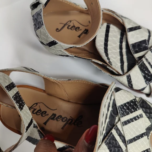 Free People Catalina Mono Sandals - Picture 3 of 5